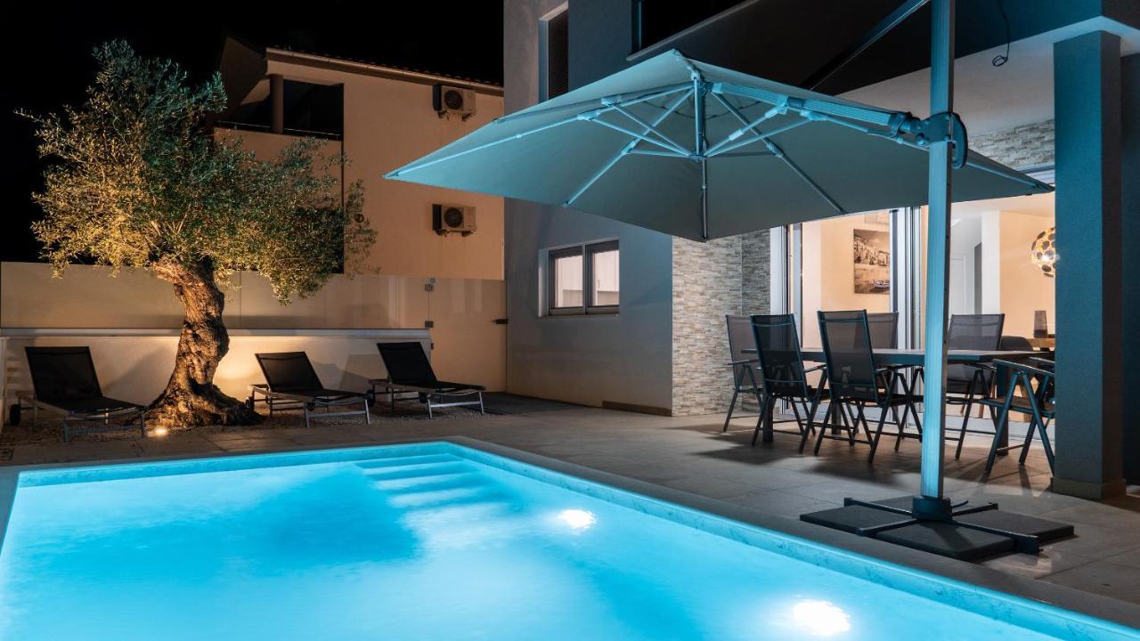 Villa Dea - Dein Rueckzugsort Am Meer Mit Beheiztem Pool Vrsi Eksteriør billede
