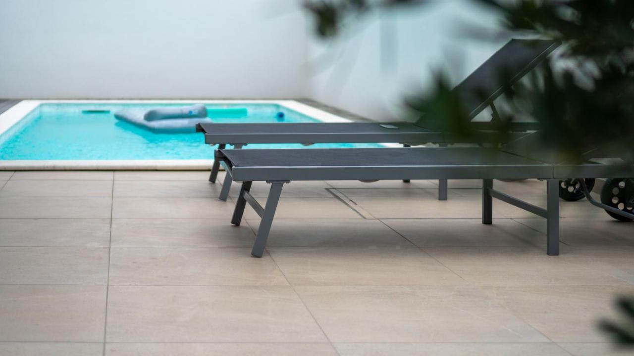 Villa Dea - Dein Rueckzugsort Am Meer Mit Beheiztem Pool Vrsi Eksteriør billede