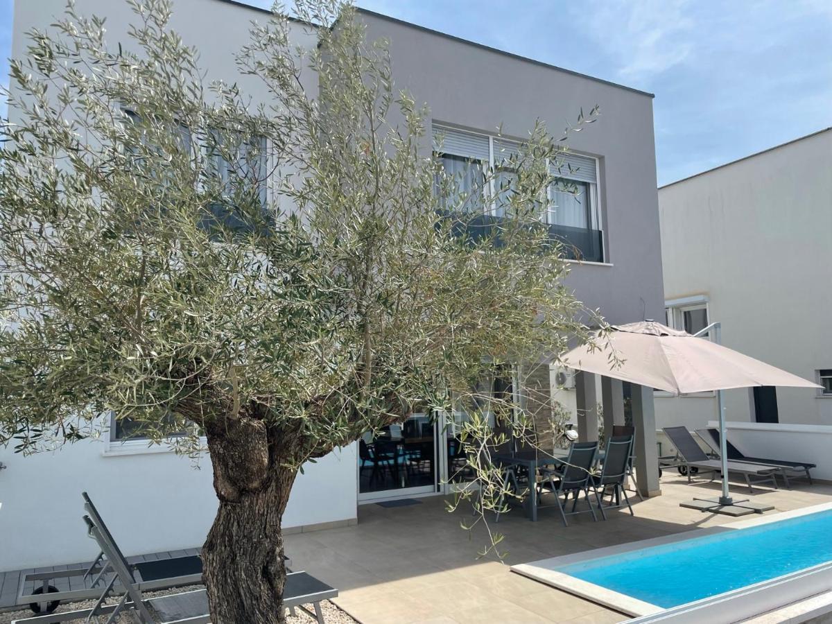 Villa Dea - Dein Rueckzugsort Am Meer Mit Beheiztem Pool Vrsi Eksteriør billede