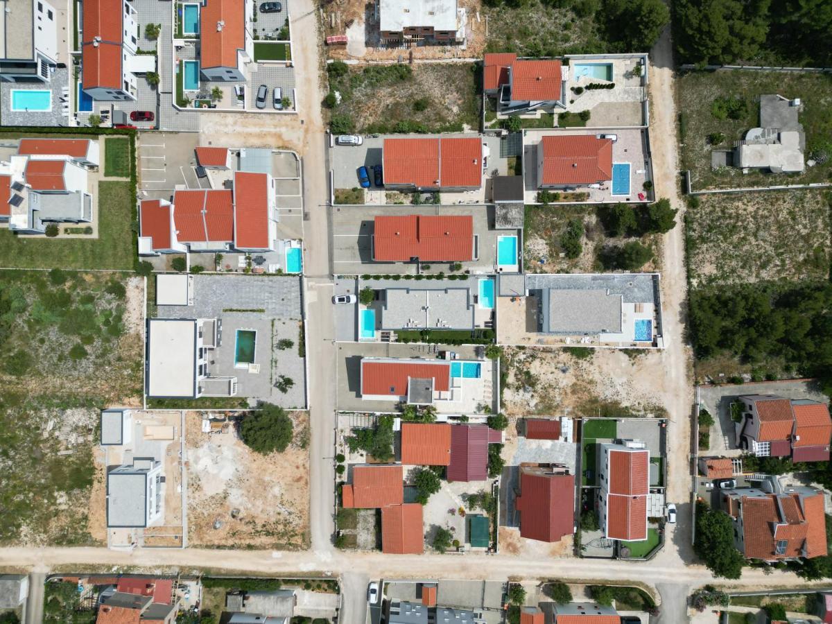 Villa Dea - Dein Rueckzugsort Am Meer Mit Beheiztem Pool Vrsi Eksteriør billede
